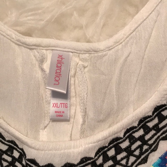 Embroidered top - Picture 2 of 5